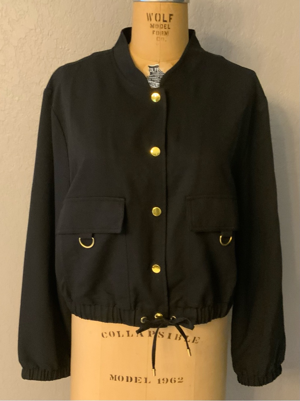 Ellen Tracy Black Cropped Utility Jacket with Gold Hardware NWT Casual Luxury